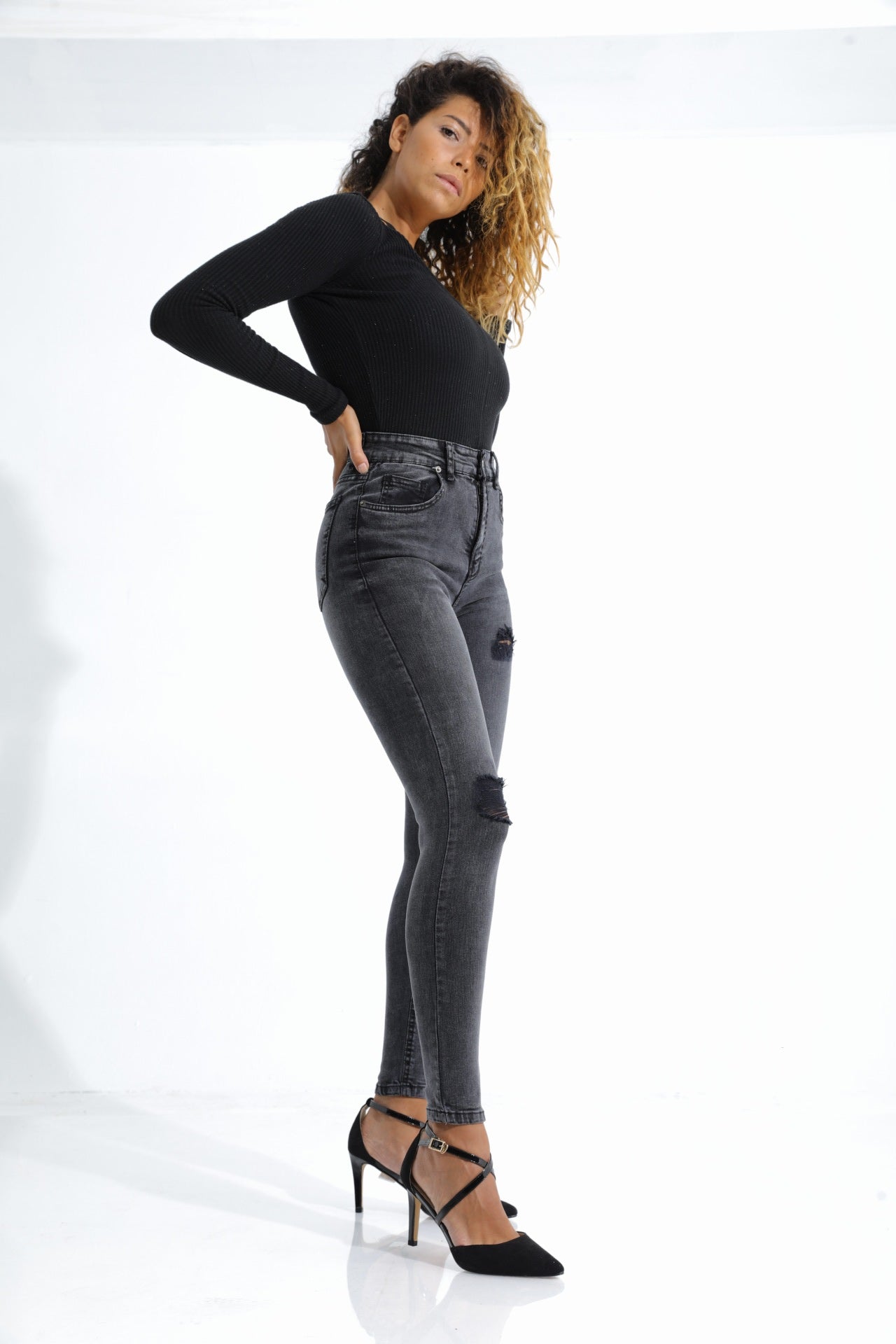 Black Ripped Yulia skinny jeans